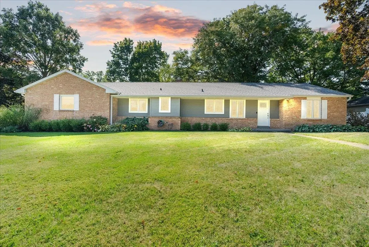 1104 Riverside DR, Owosso, MI 48867 - #1