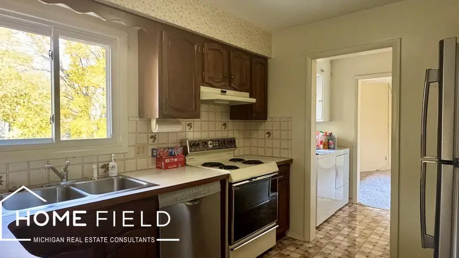 608 Ridgeview DR, Corunna, MI 48817 - Image #2