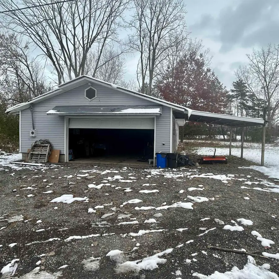 10832 CARTER RD, Freeland, MI 48623 - Image #3