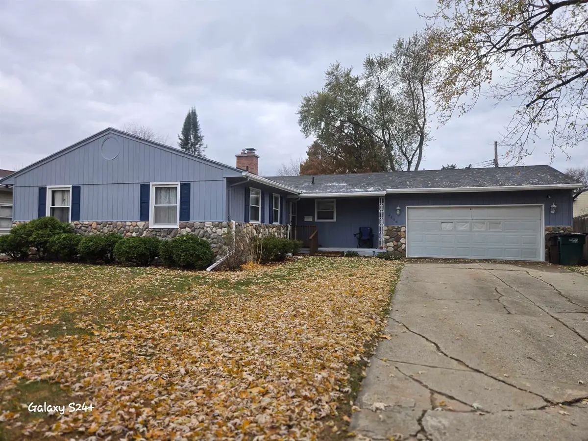 2838 Sunderland RD, Lansing, MI 48911 - Image #1