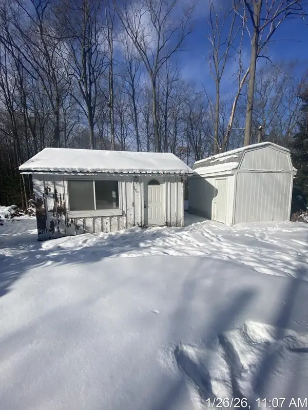 590 Wilson, Harrison, MI 48625