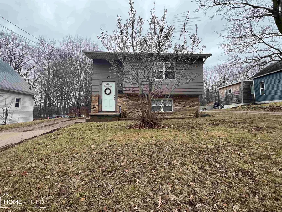 1131 S Shiawassee ST, Owosso, MI 48867 - #2