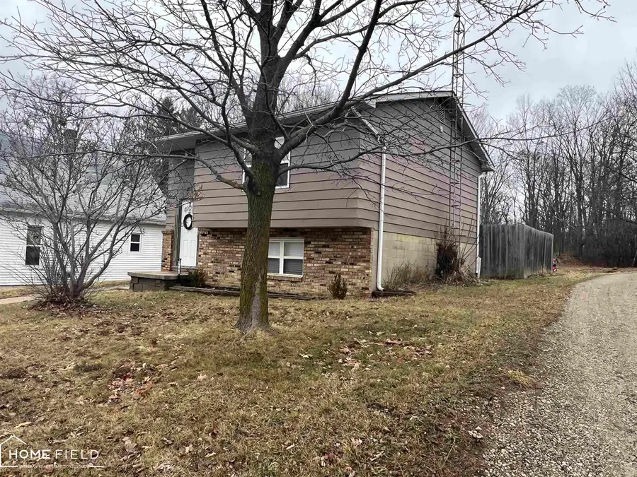 1131 S Shiawassee ST, Owosso, MI 48867 - #3