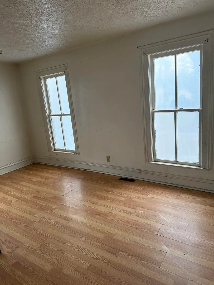 217 E Pearl ST, Ovid, MI 48866 - #3