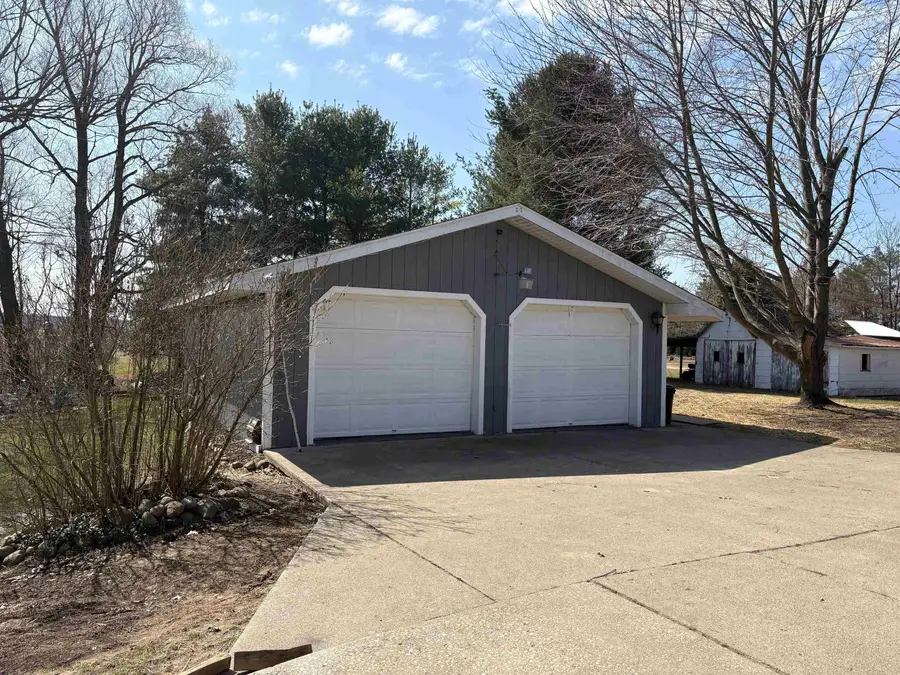 16501 Gary RD, Chesaning, MI 48616 - #3