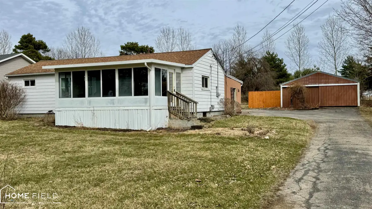 1395 Aiken RD, Owosso, MI 48867 - #1