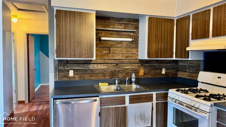 616 W Stewart ST, Owosso, MI 48867 - #2