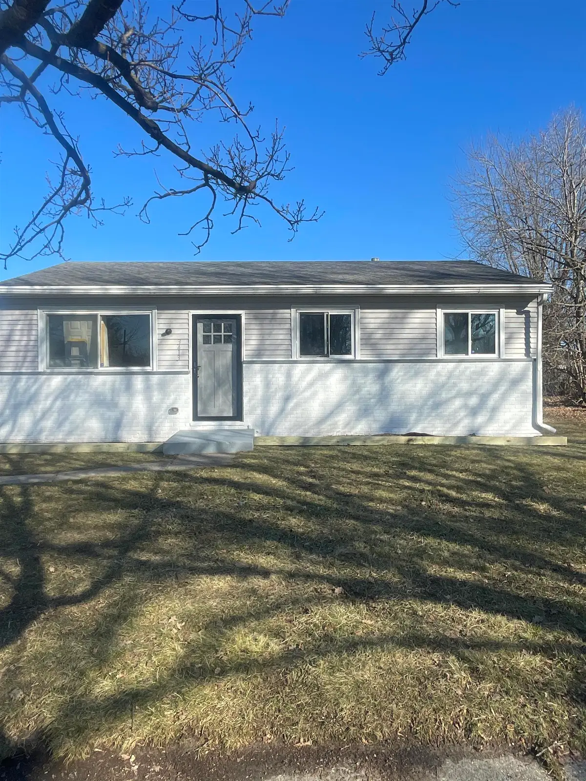 3413 Braeburn DR, Lansing, MI 48911 - #1