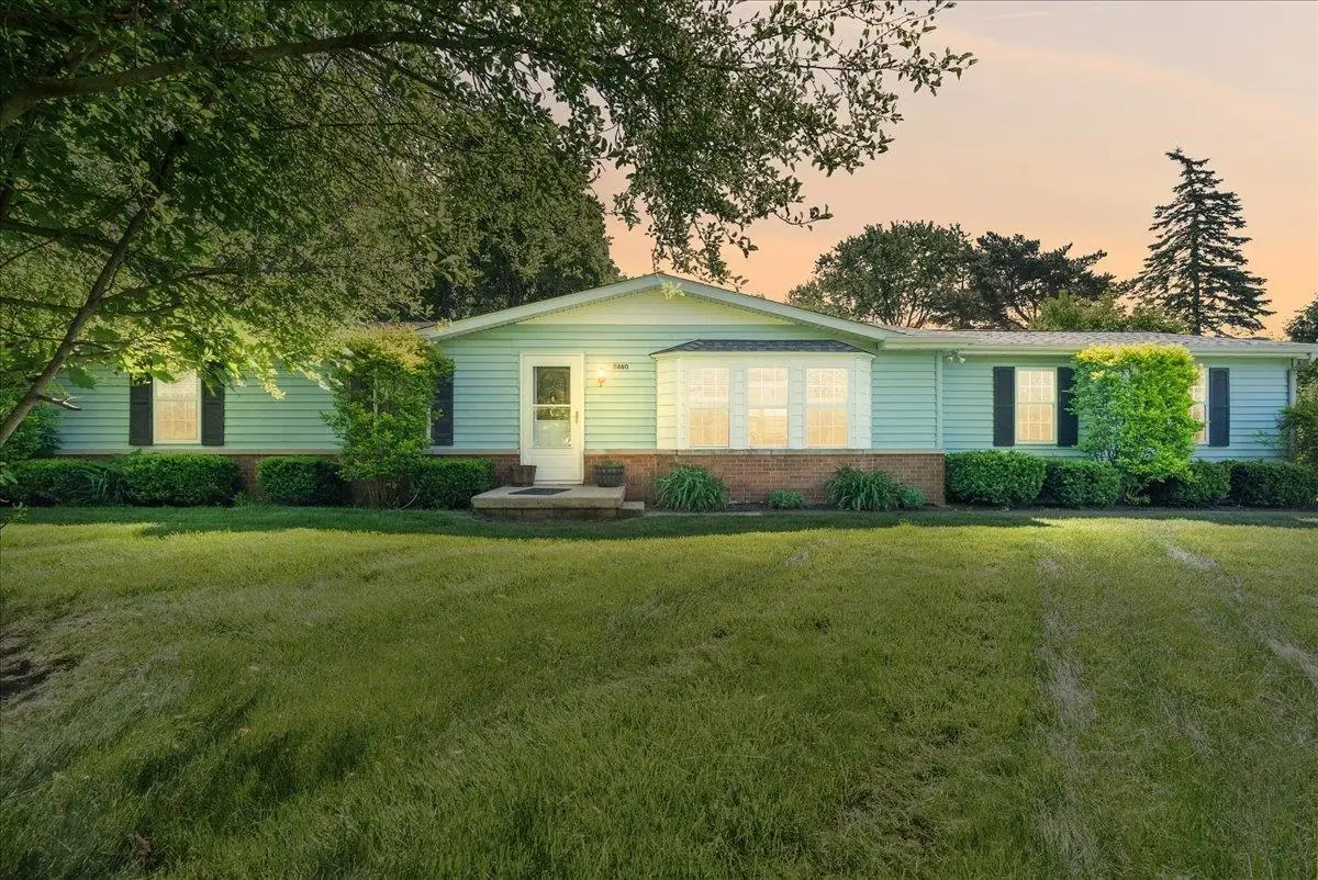 2460 Clairmont DR, Owosso, MI 48867 - #1