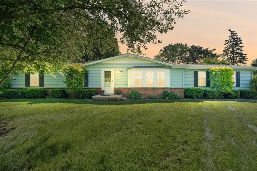 2460 Clairmont DR, Owosso, MI 48867 - #2