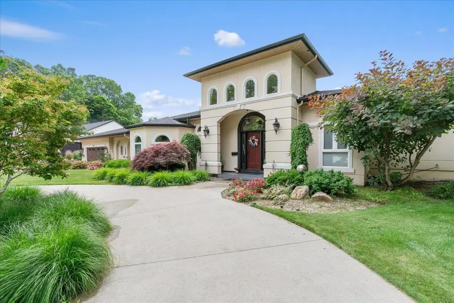 415 Curwood DR, Owosso, MI 48867 - #2