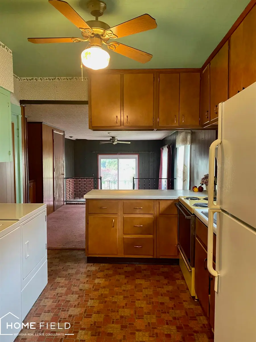 306 Genesee ST, Owosso, MI 48867 - #3