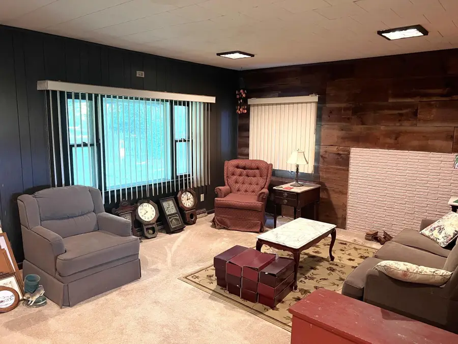 904 W Lovejoy RD, Perry, MI 48872 - #3