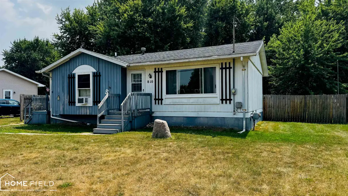810 E King ST, Corunna, MI 48817 - #1
