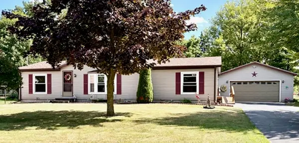 608 E Liberty ST, Chesaning, MI 48616