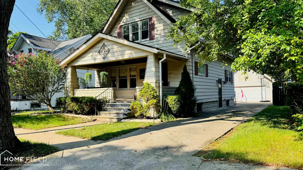813 N Ball ST, Owosso, MI 48867 - #1