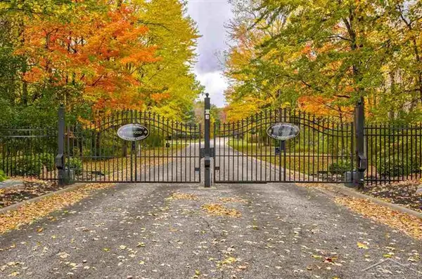 1900 Bunny TRL, Saginaw, MI 48638