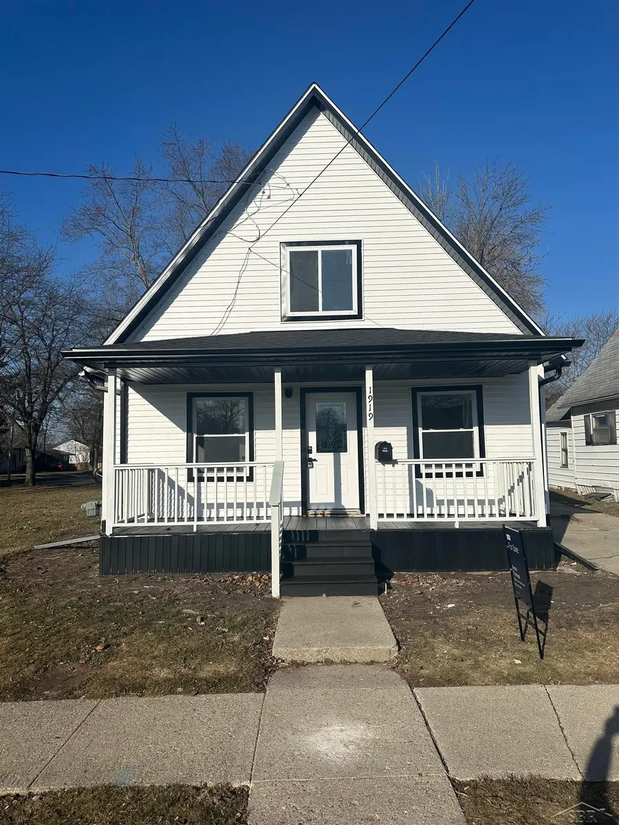 1919 Grout ST, Saginaw, MI 48602 - Image #2