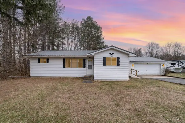 103 W Ludington DR, Farwell, MI 48622