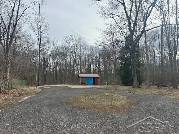 102 E Isabella RD, Midland, MI 48640