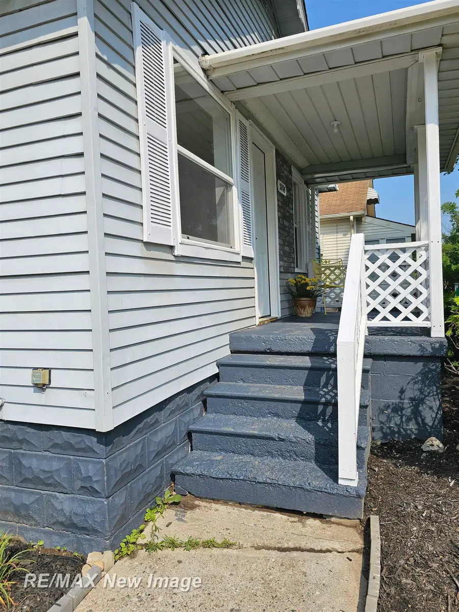 3705 Gratiot AVE, Flint, MI 48503 - Image #2
