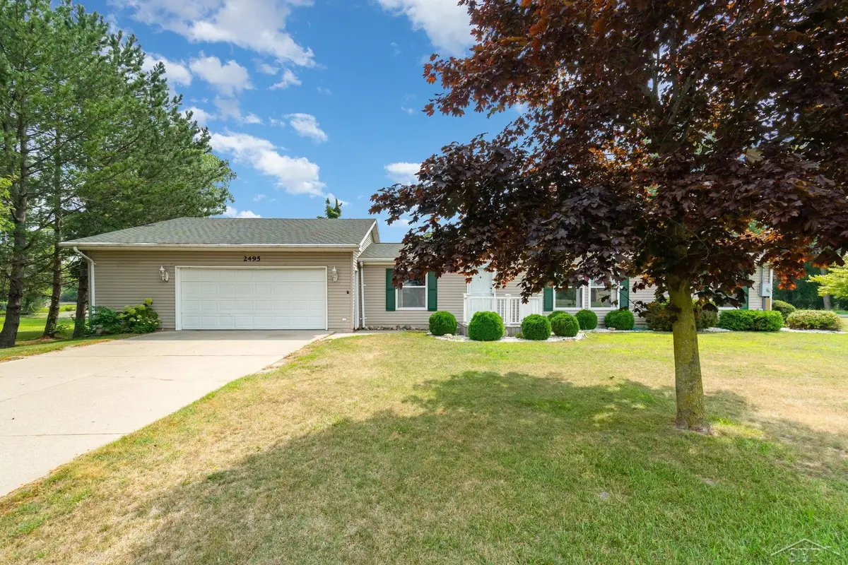 2495 S Miller RD, Saginaw, MI 48609 - Image #1