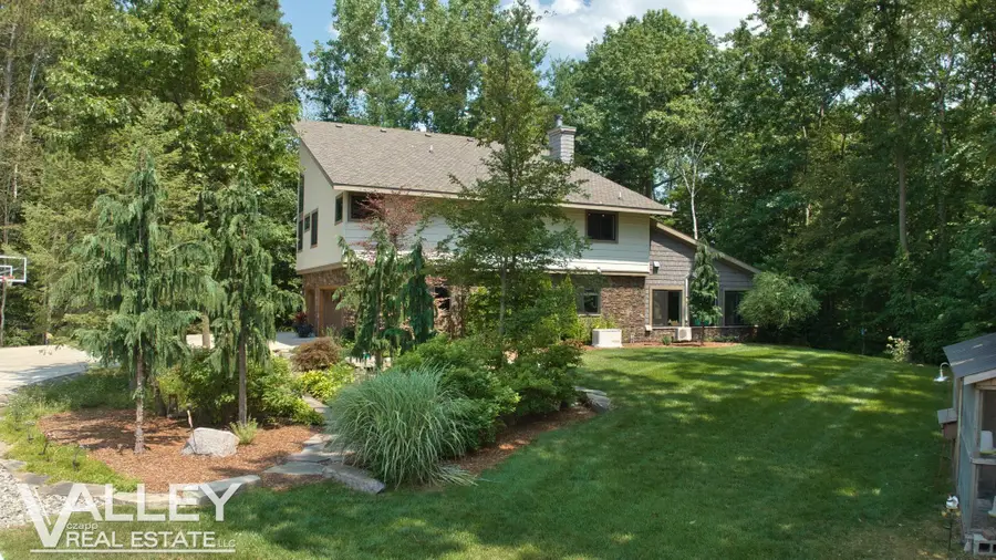 7474 Kochville RD, Freeland, MI 48623 - #3