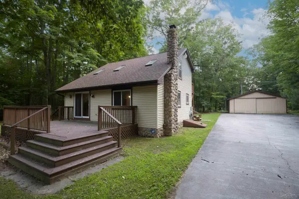 2061 Victoria CT, Lupton, MI 48635