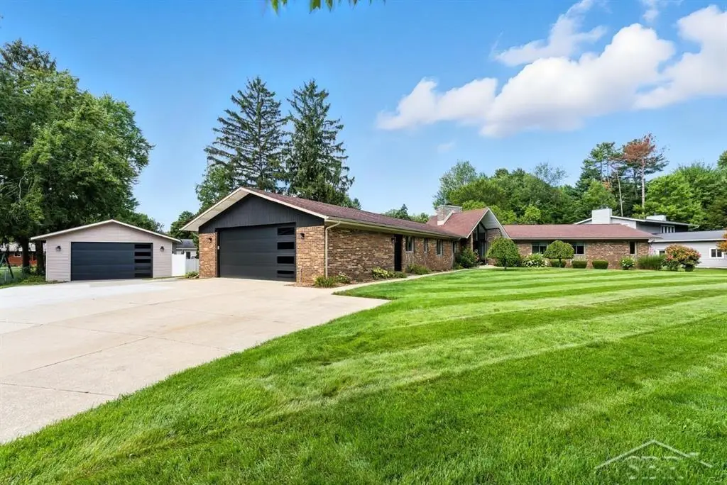 5309 Foster RD, Midland, MI 48642 - #1