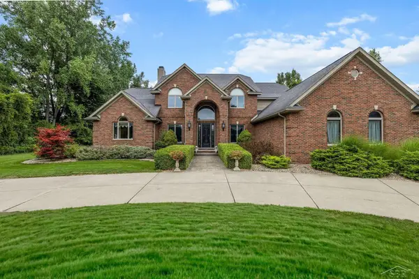 1238 W Center RD, Essexville, MI 48732