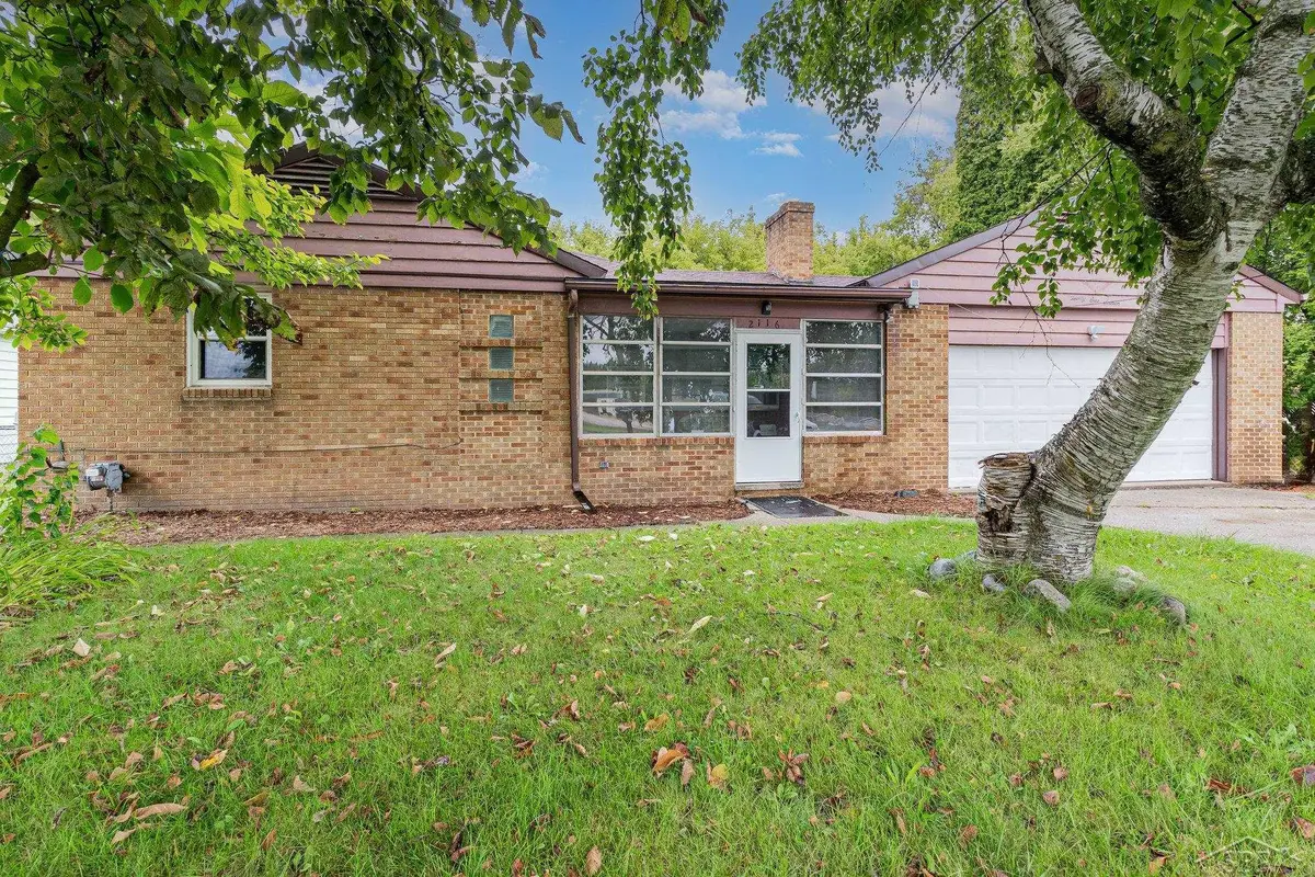 2116 W Michigan AVE, Saginaw, MI 48638 - Image #1
