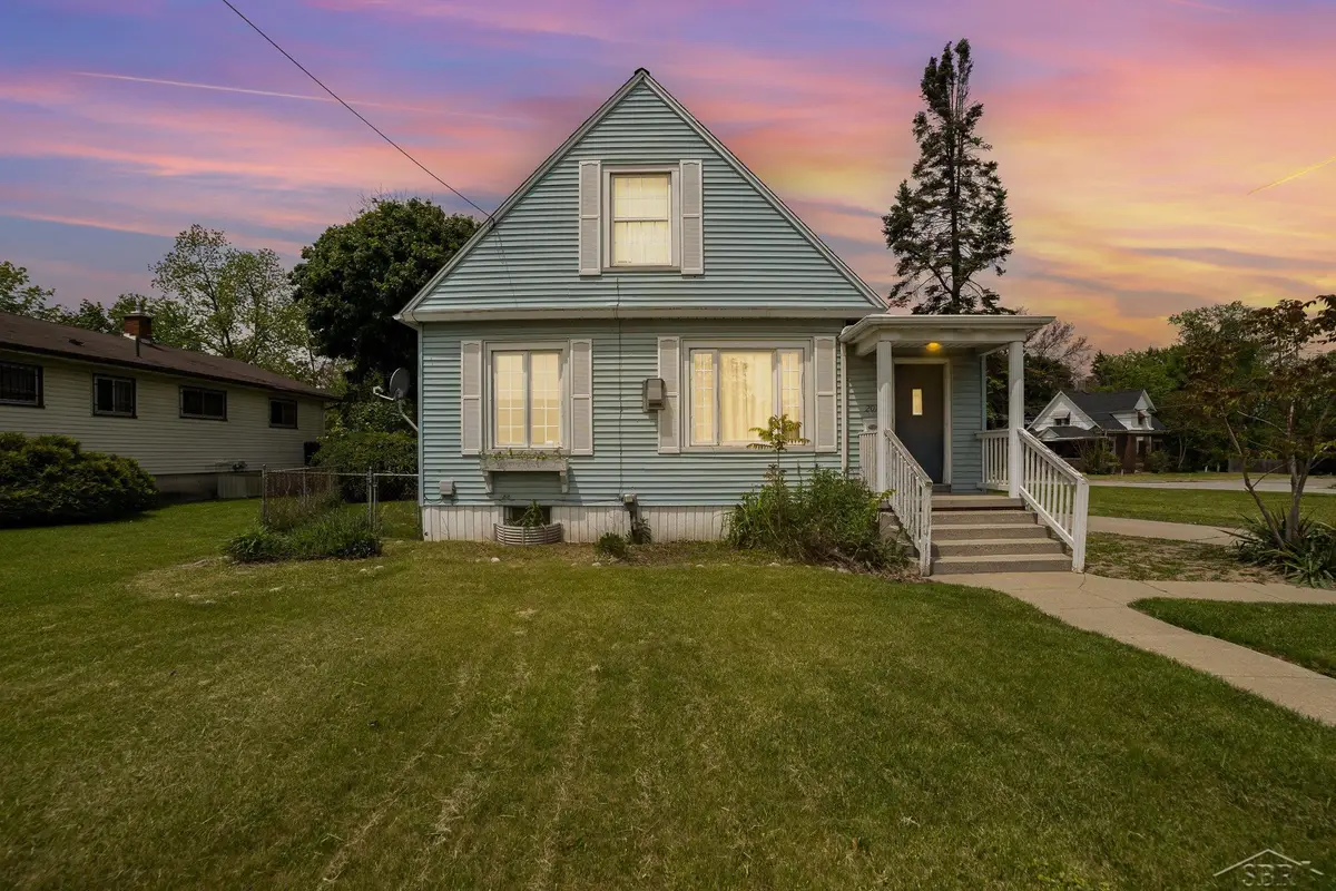 2015 S Washington ST, Saginaw, MI 48601 - Image #1