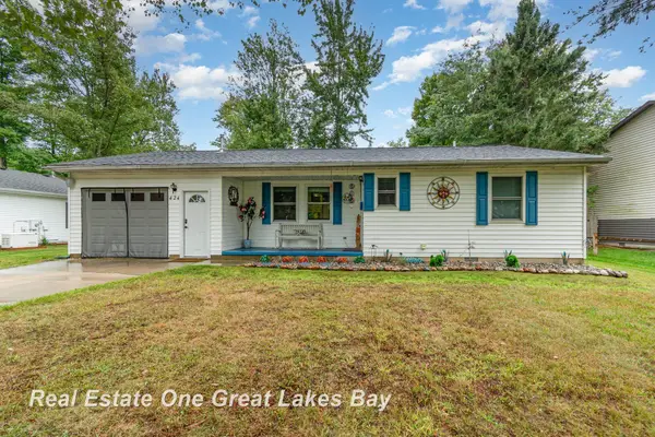 424 Lakewood DR, EastTawas, MI 48730