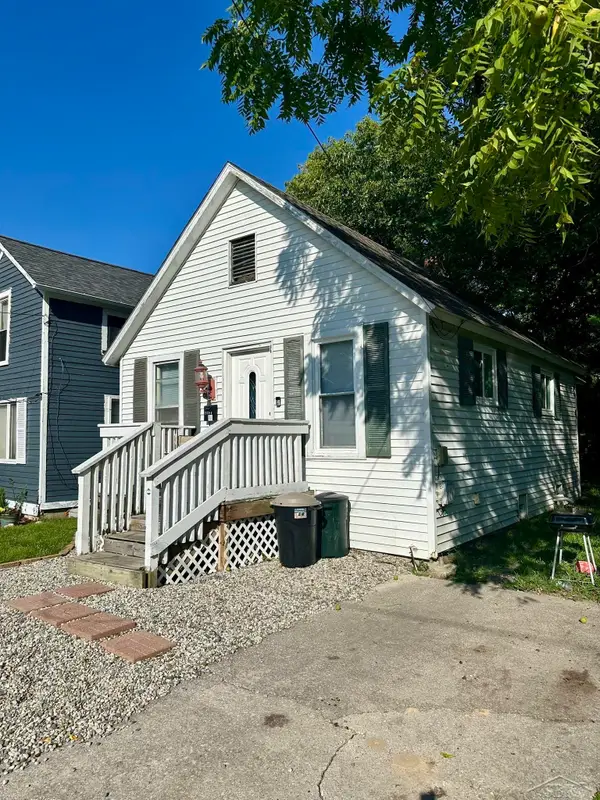 2004 Delaware ST, Saginaw, MI 48602