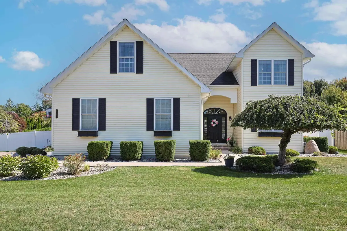 2280 Manchester DR, Saginaw, MI 48609 - #1