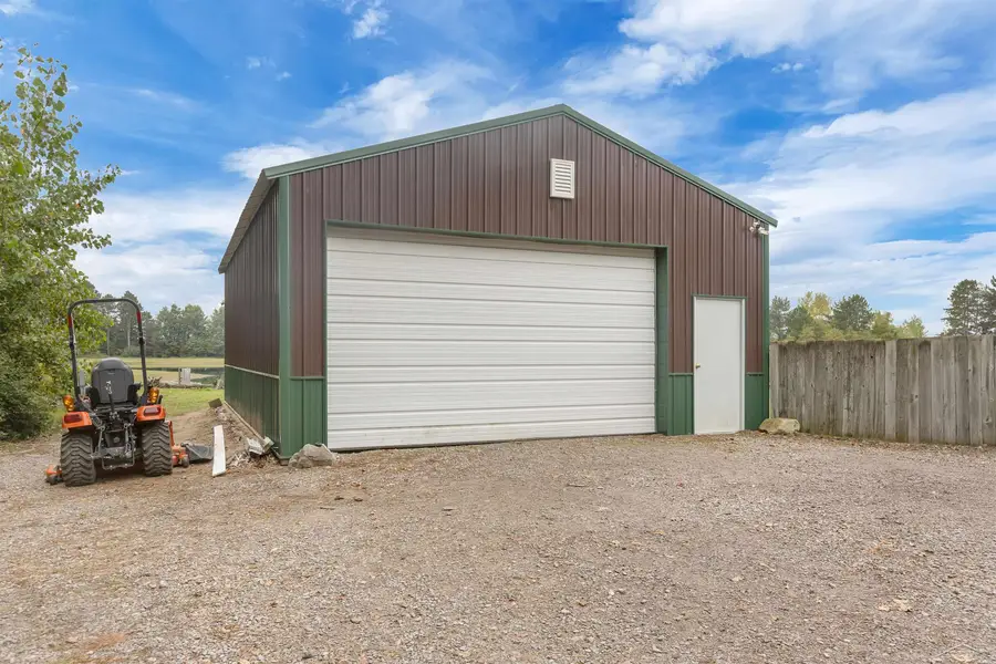 15251 GEDDES RD, Hemlock, MI 48626 - Image #2