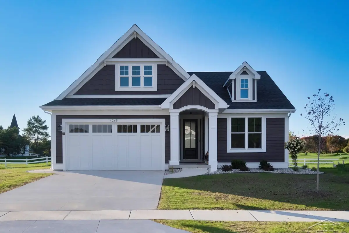 4265 Village Green DR, Freeland, MI 48623 - Image #1