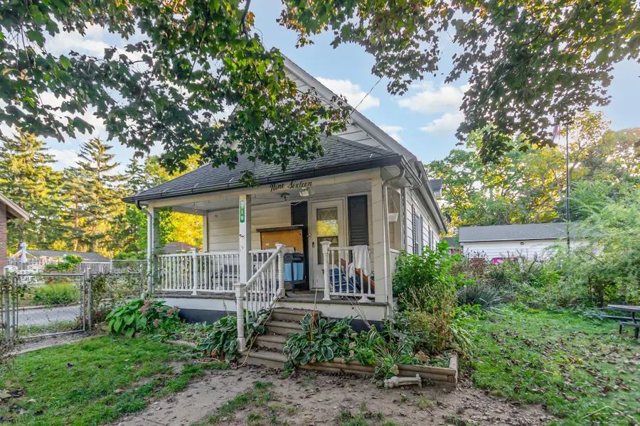 916 N Shiawassee ST, Owosso, MI 48867 - Image #2