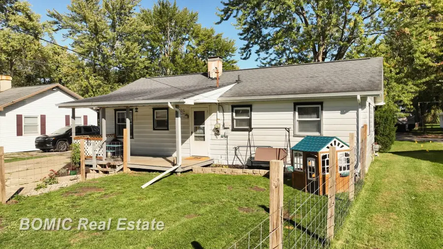 5126 Youngstown PL, Saginaw, MI 48601 - #3