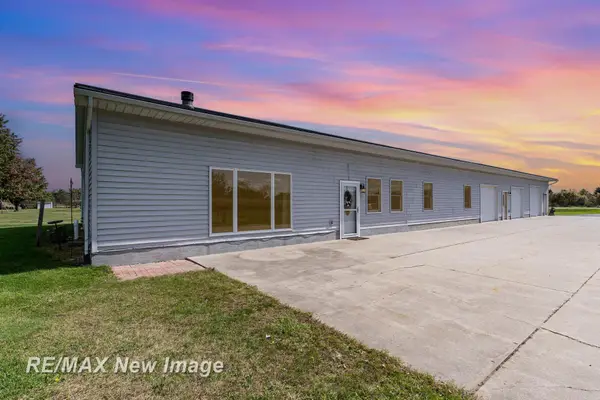 859 E Gordonville RD, Midland, MI 48640