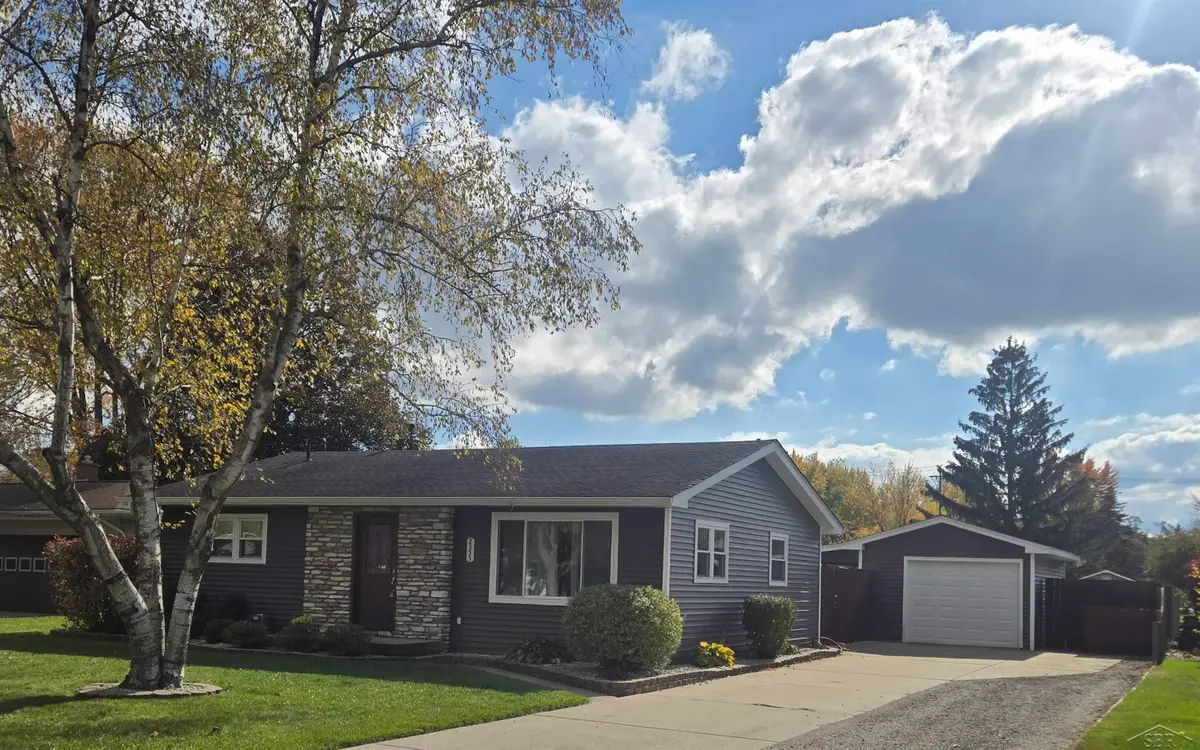 2355 Plainview DR, Saginaw, MI 48603 - Image #1