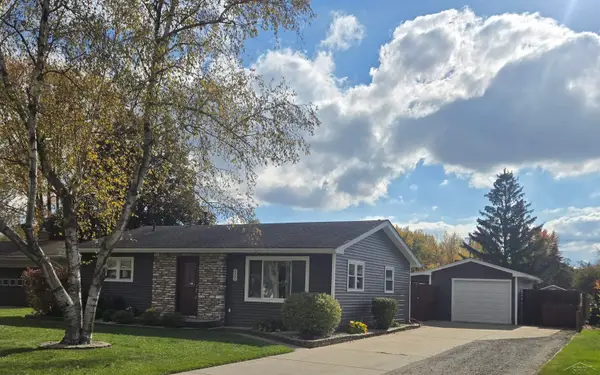 2355 Plainview DR, Saginaw, MI 48603