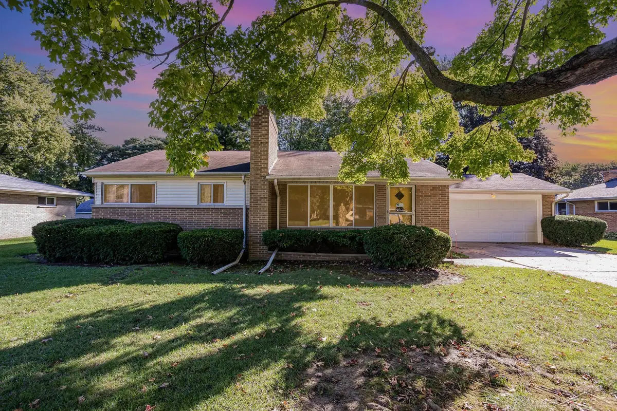 1558 Sauk LN, Saginaw, MI 48638 - Image #1