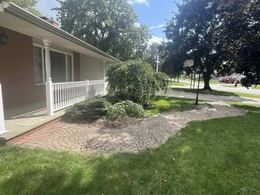 319 Price ST, Auburn, MI 48611 - Image #3