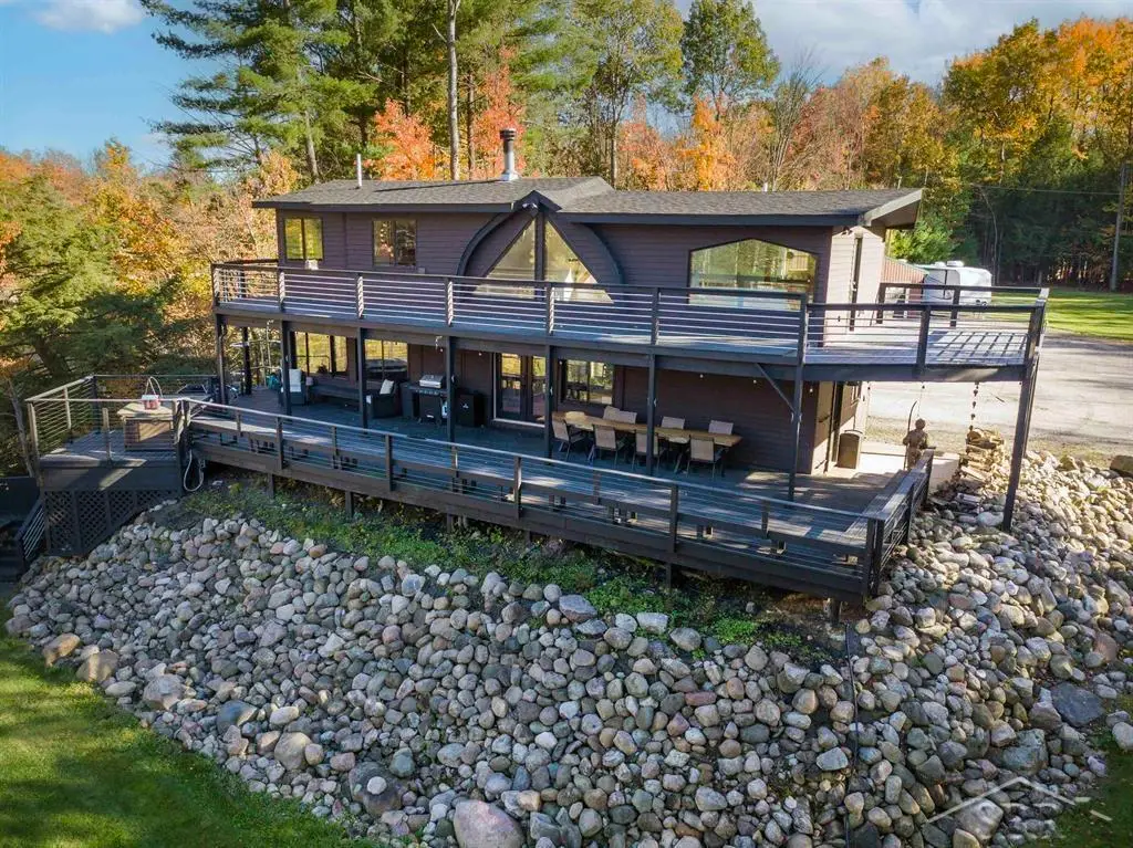 801 E Edenville Lake DR, Hope, MI 48628 - Image #1