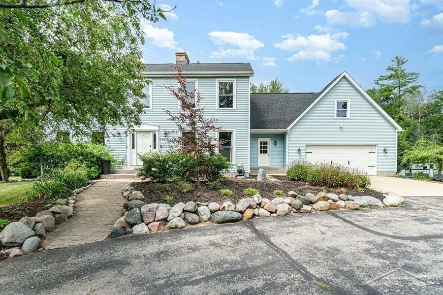 3727 E Julie Ann DR, Midland, MI 48642 - Image #2