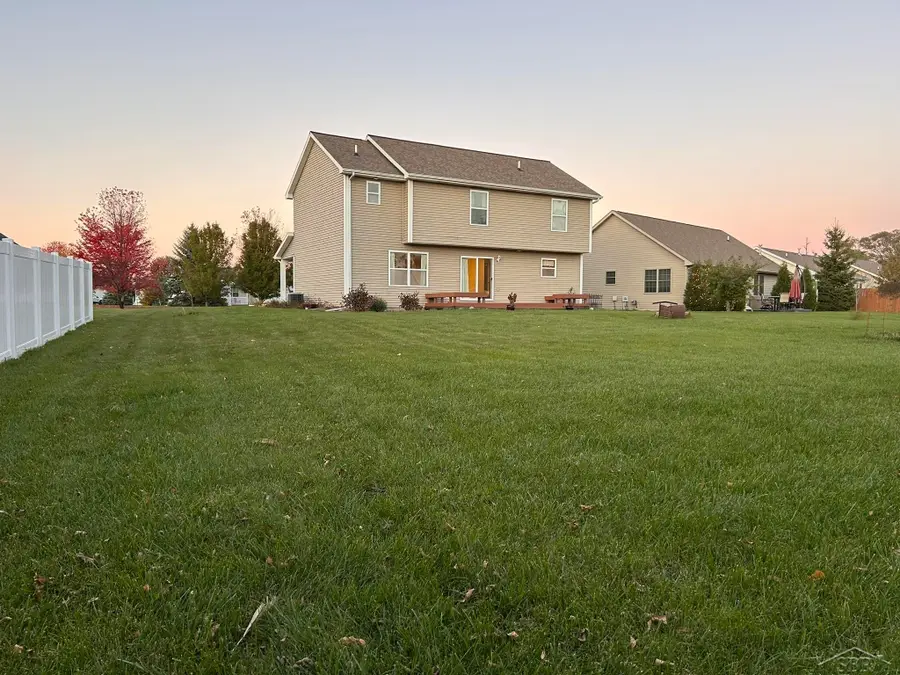 10123 Hawk DR, Freeland, MI 48623 - Image #2