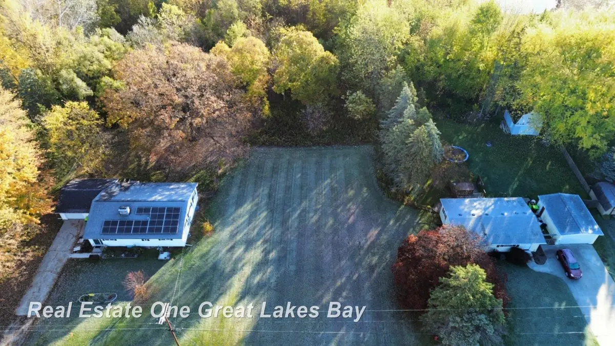 Court ST, Auburn, MI 48611 - #1