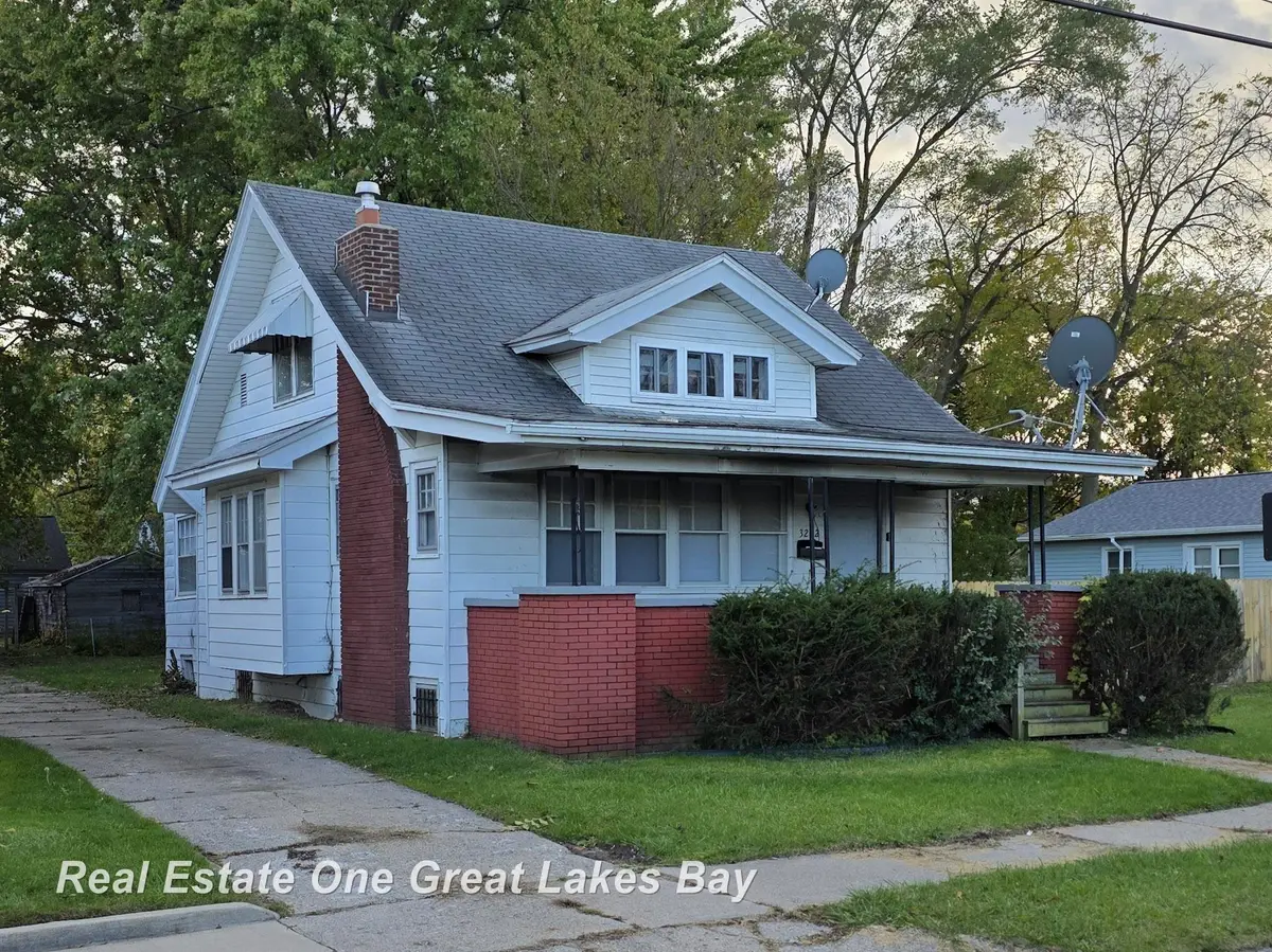 3232 Ruckle ST, Saginaw, MI 48601 - Image #1