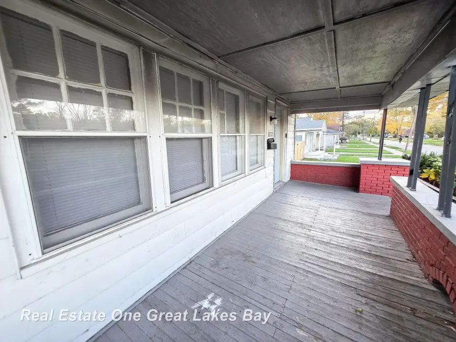 3232 Ruckle ST, Saginaw, MI 48601 - Image #2